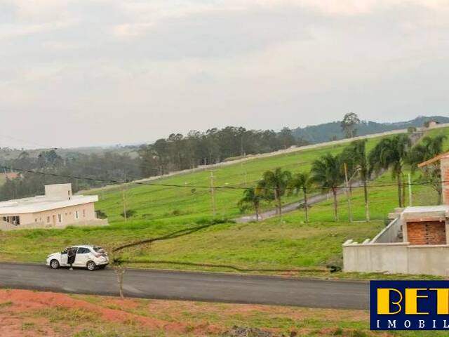 Venda em Parque Residencial Jequitibá - Jacareí